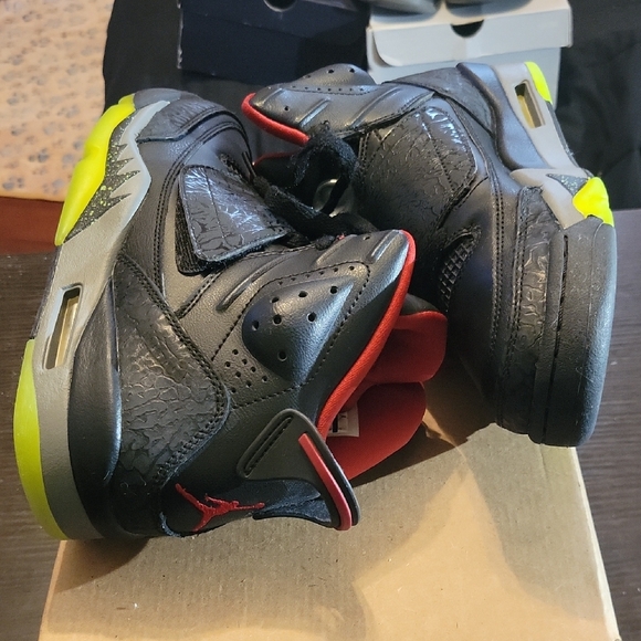 Jordan Son of Mars Rare Marvin The Martian (2015) Mens 7.5 Womens 9 EUC - Picture 7 of 10